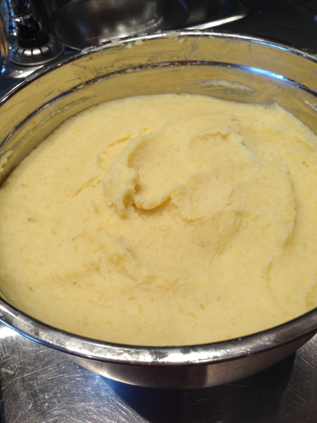 Mashed Potatoes in Stainless Steel Bowl for Bain-Marie