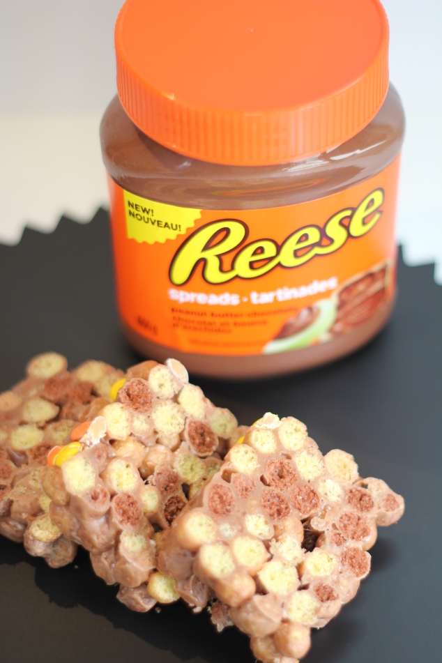 Reese® Peanut Butter and Chocolate Puffs Cereal Treats #DoYouSpoon