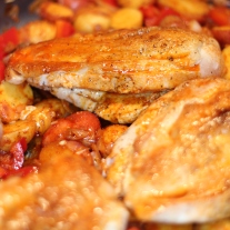 Roasted Chicken Breasts with Mini Potatoes, Red Peppers and Onions in Circulon® Roaster